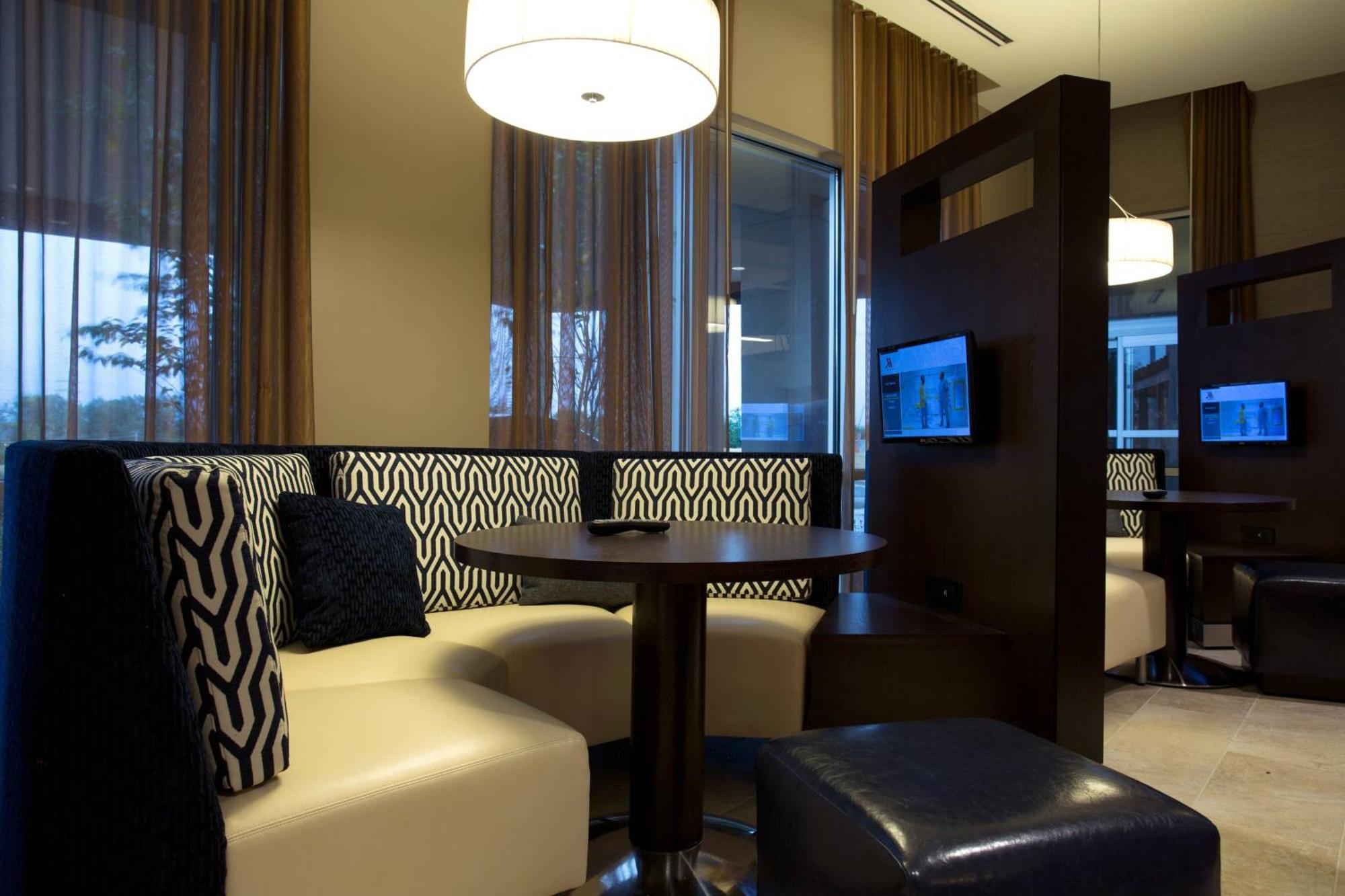 Courtyard By Marriott Starkville Msu At The Mill Conference Center Exterior foto