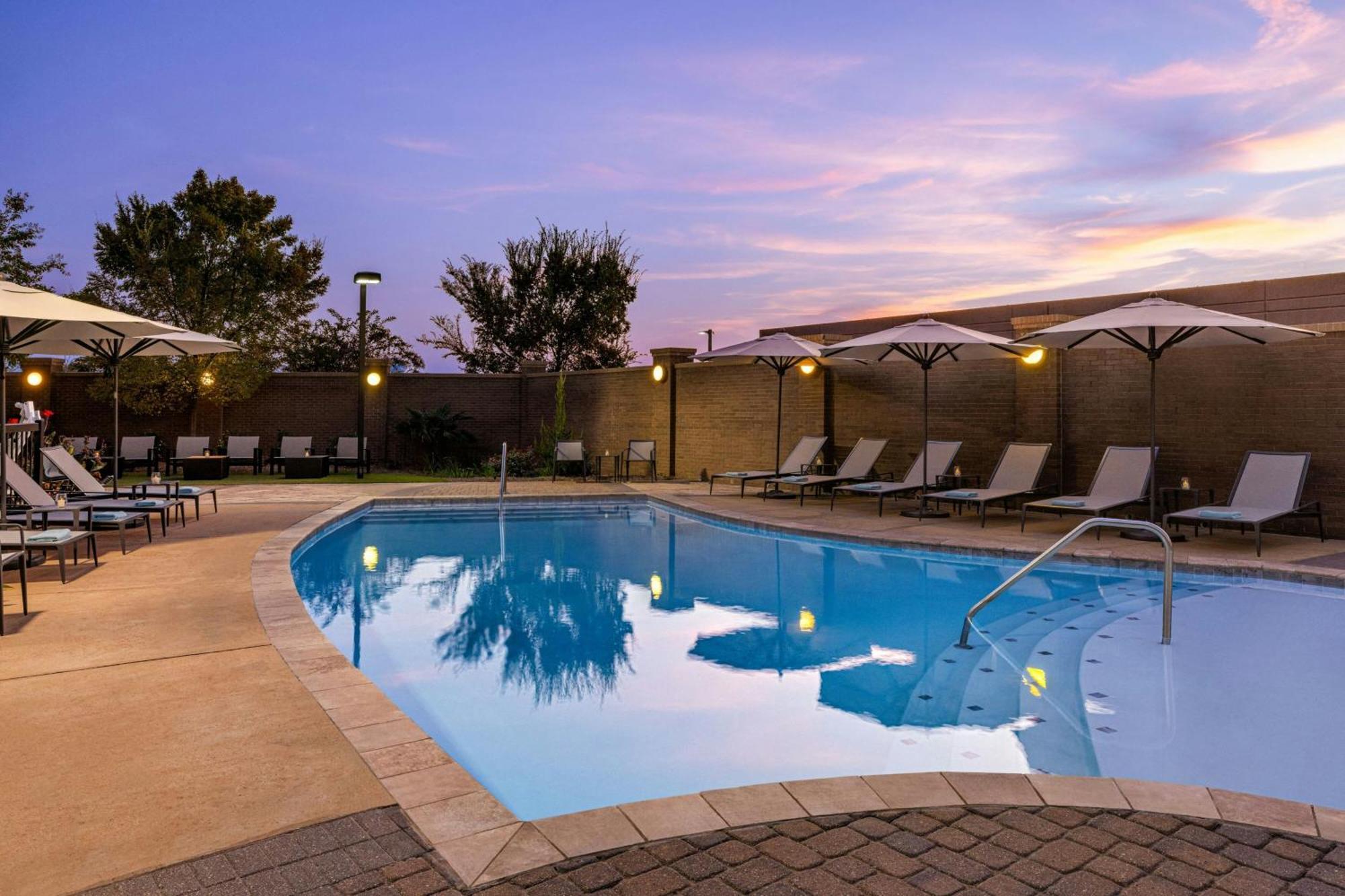 Courtyard By Marriott Starkville Msu At The Mill Conference Center Exterior foto